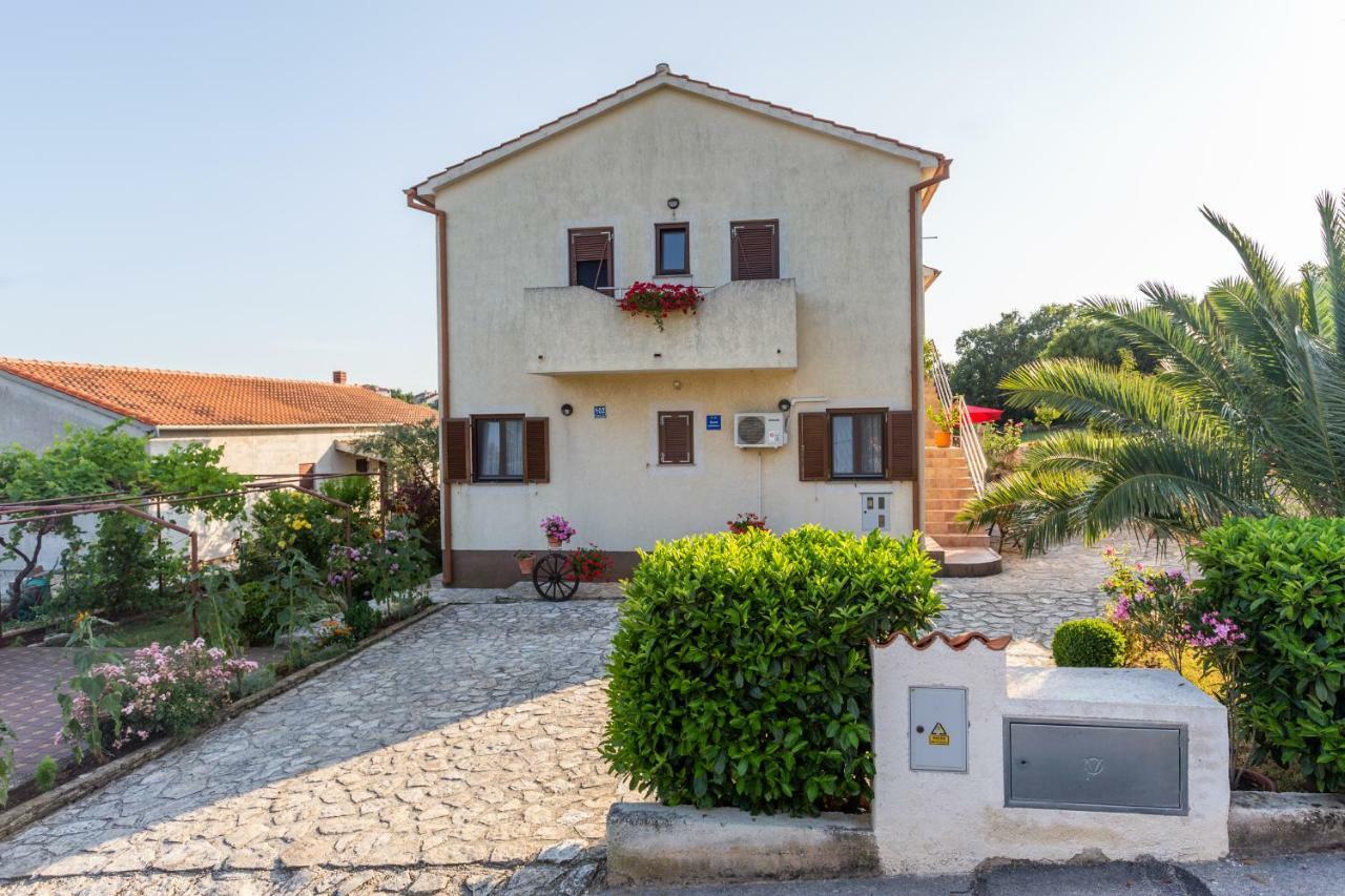 Apartment Softic Pula Buitenkant foto